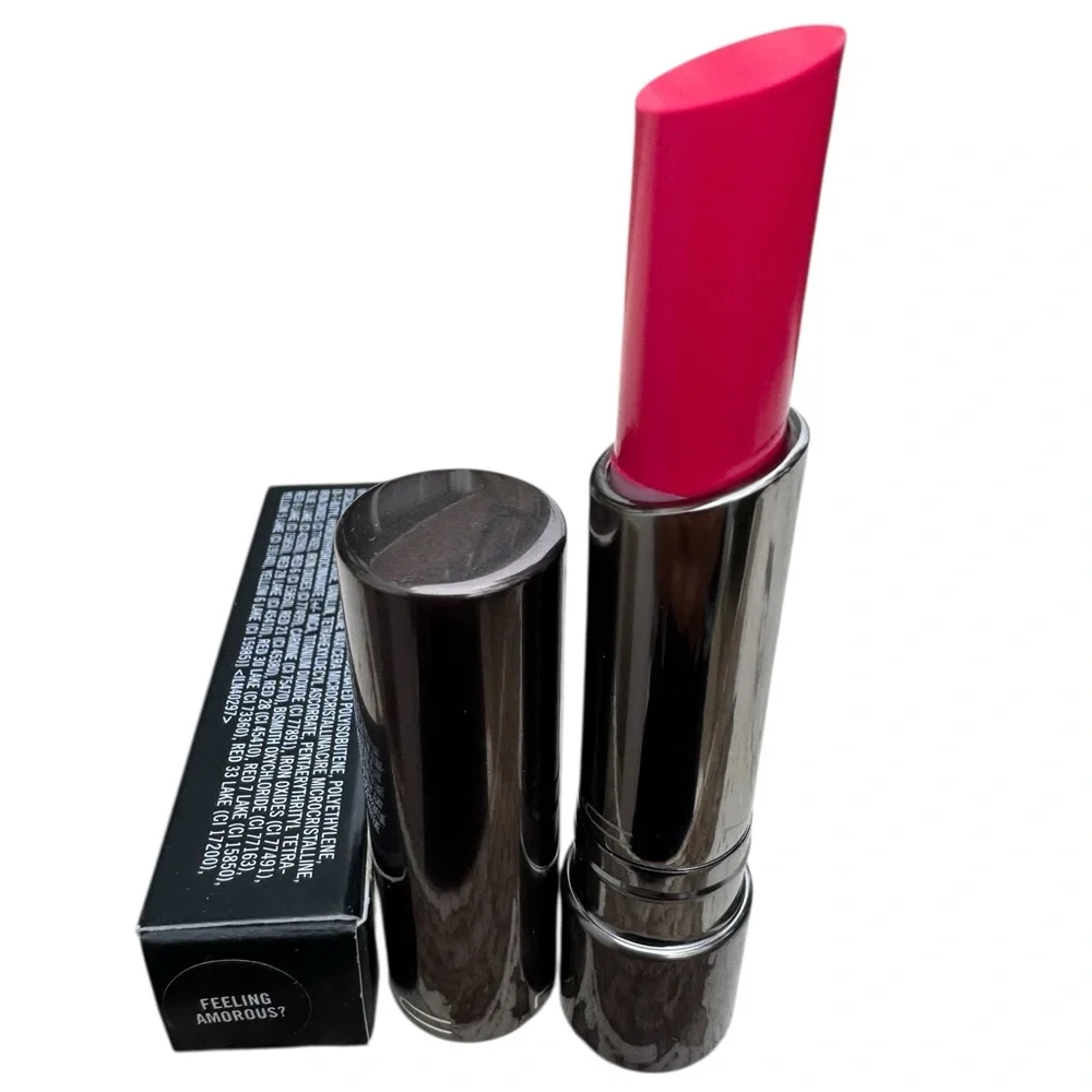 MAC FEELING AMOROUS? Huggable Lipcolor. NEW IN BOX.